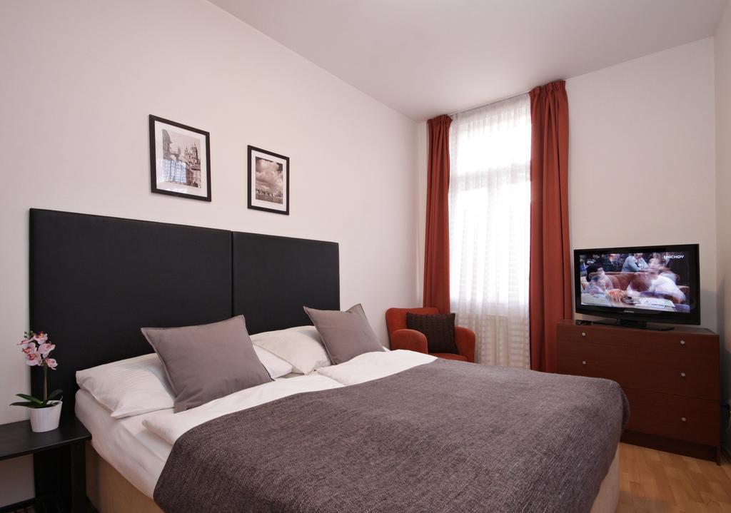 Theatre Residence Прага Екстериор снимка