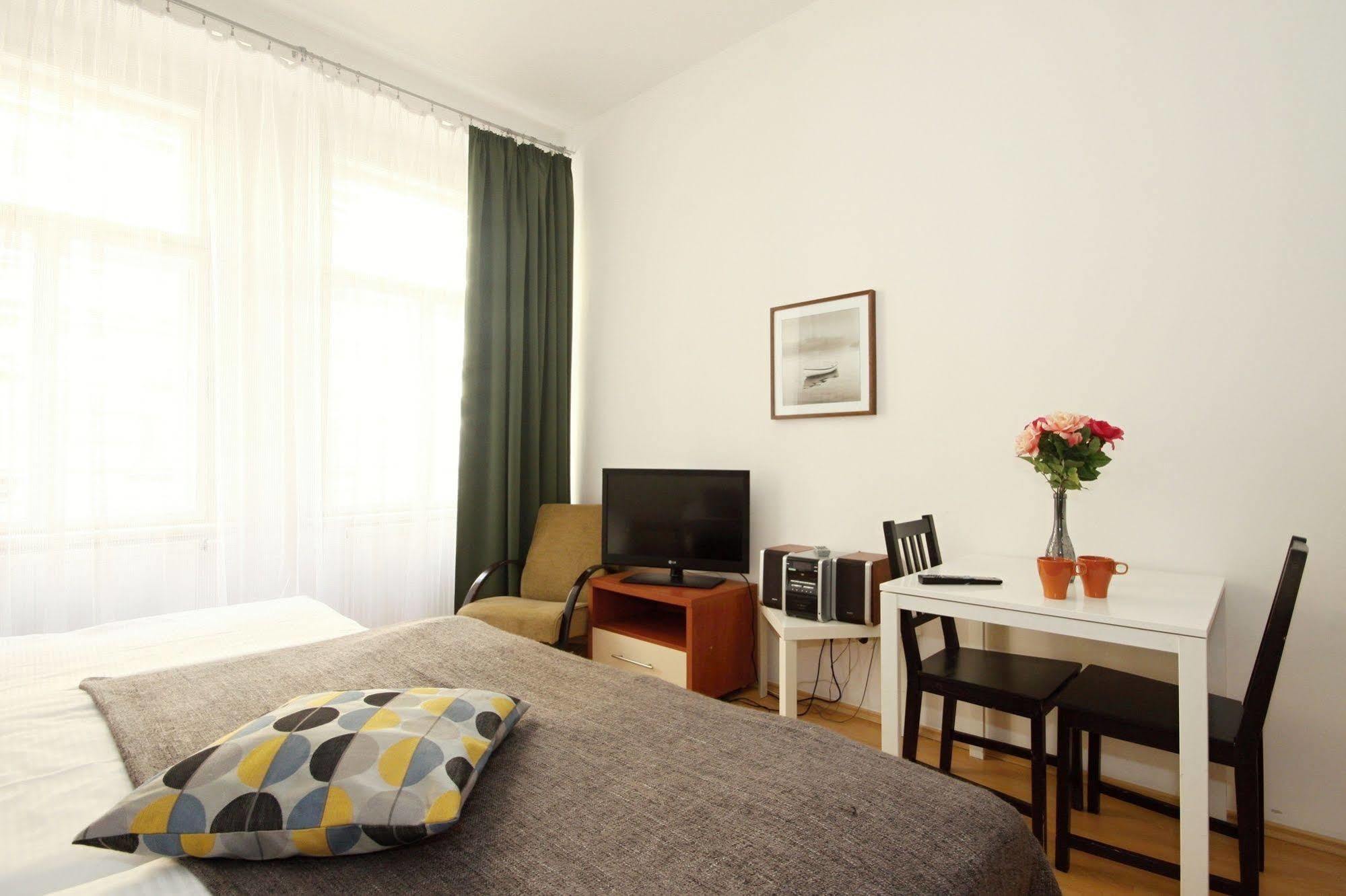 Theatre Residence Прага Екстериор снимка